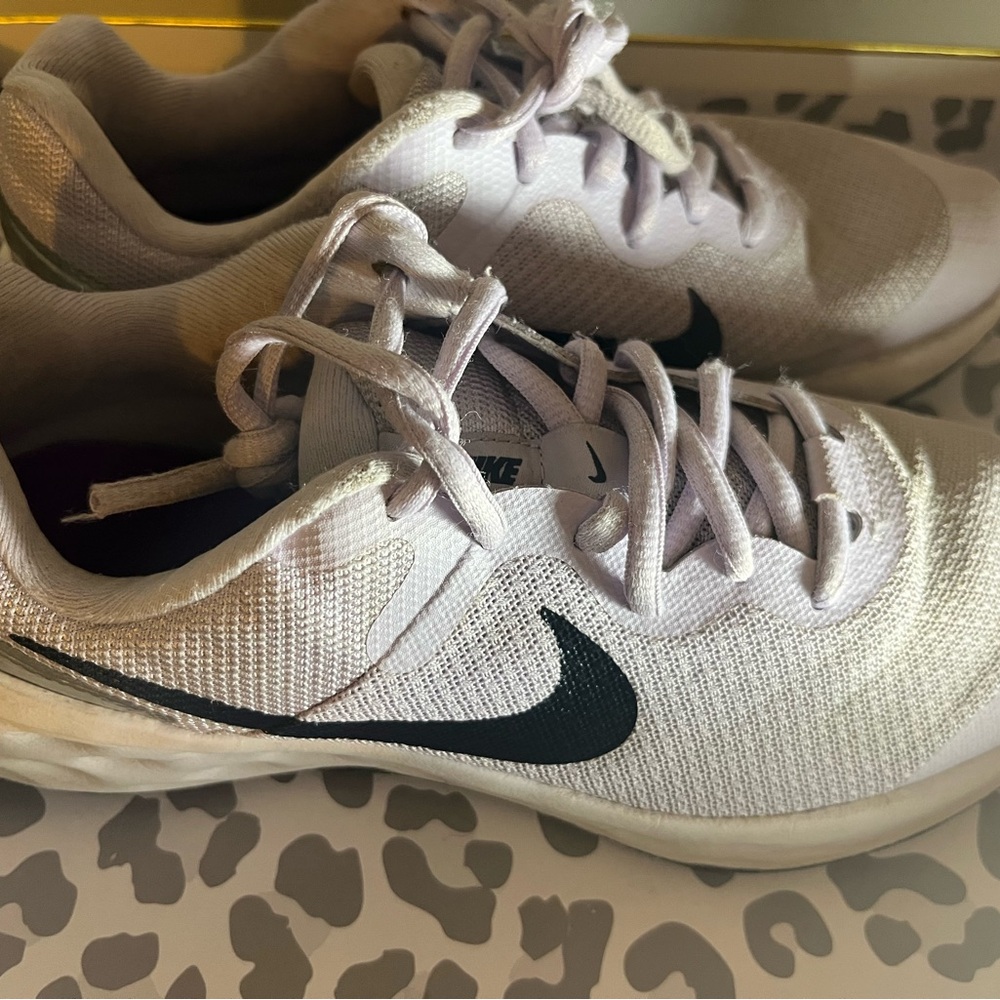 Nike Lilac Running  Sneakers with Silver accents and Black Swoosh